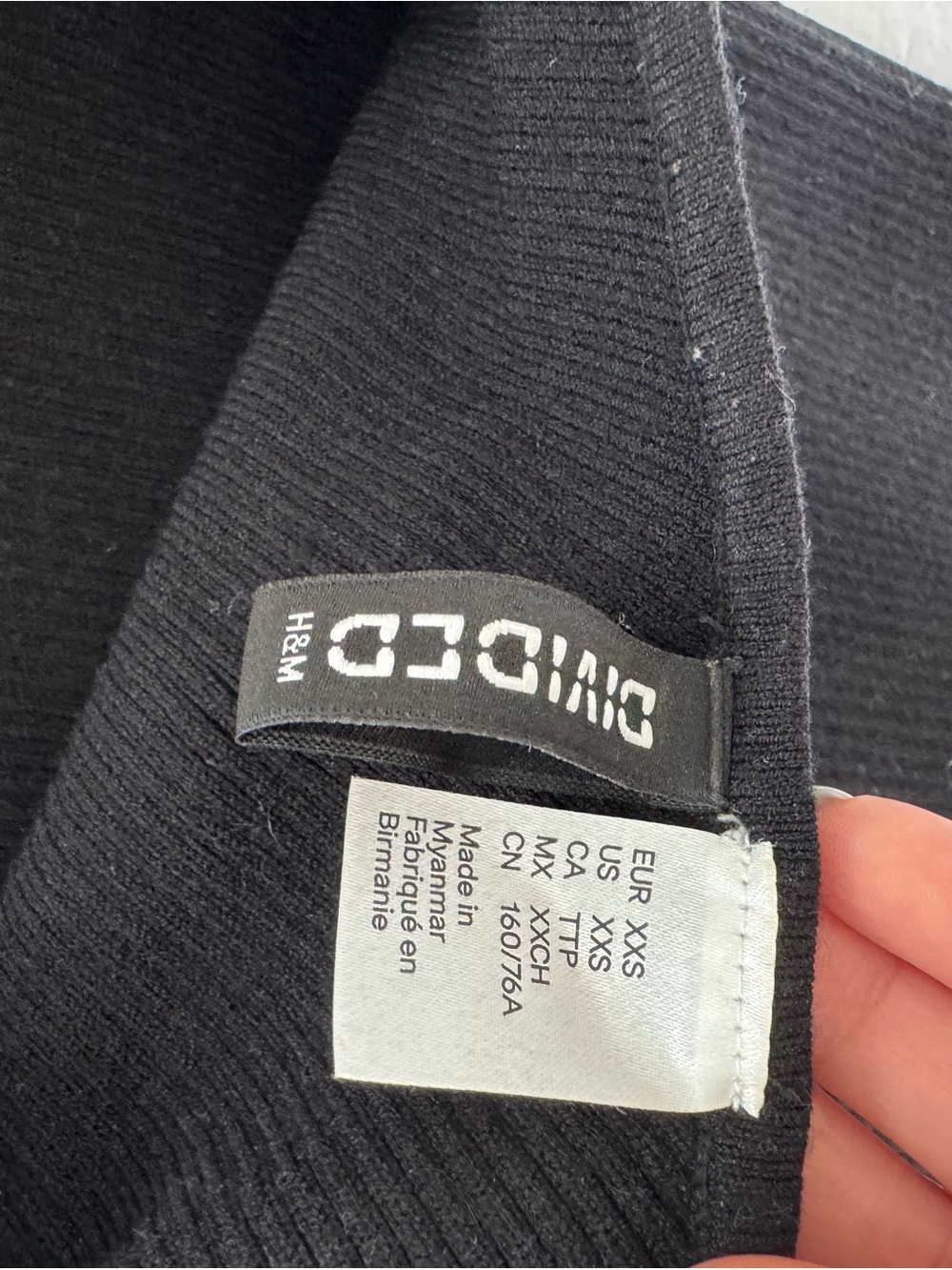 H&M Black Ribbed Tank Top - Picture 2 of 2